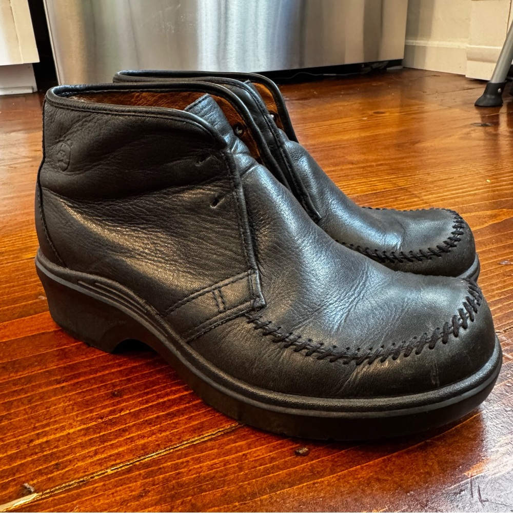 Ariat Black‎ Leather Ankle Boots Women’s 7.5 Comfort Wedge Moc Toe. *Needs laces